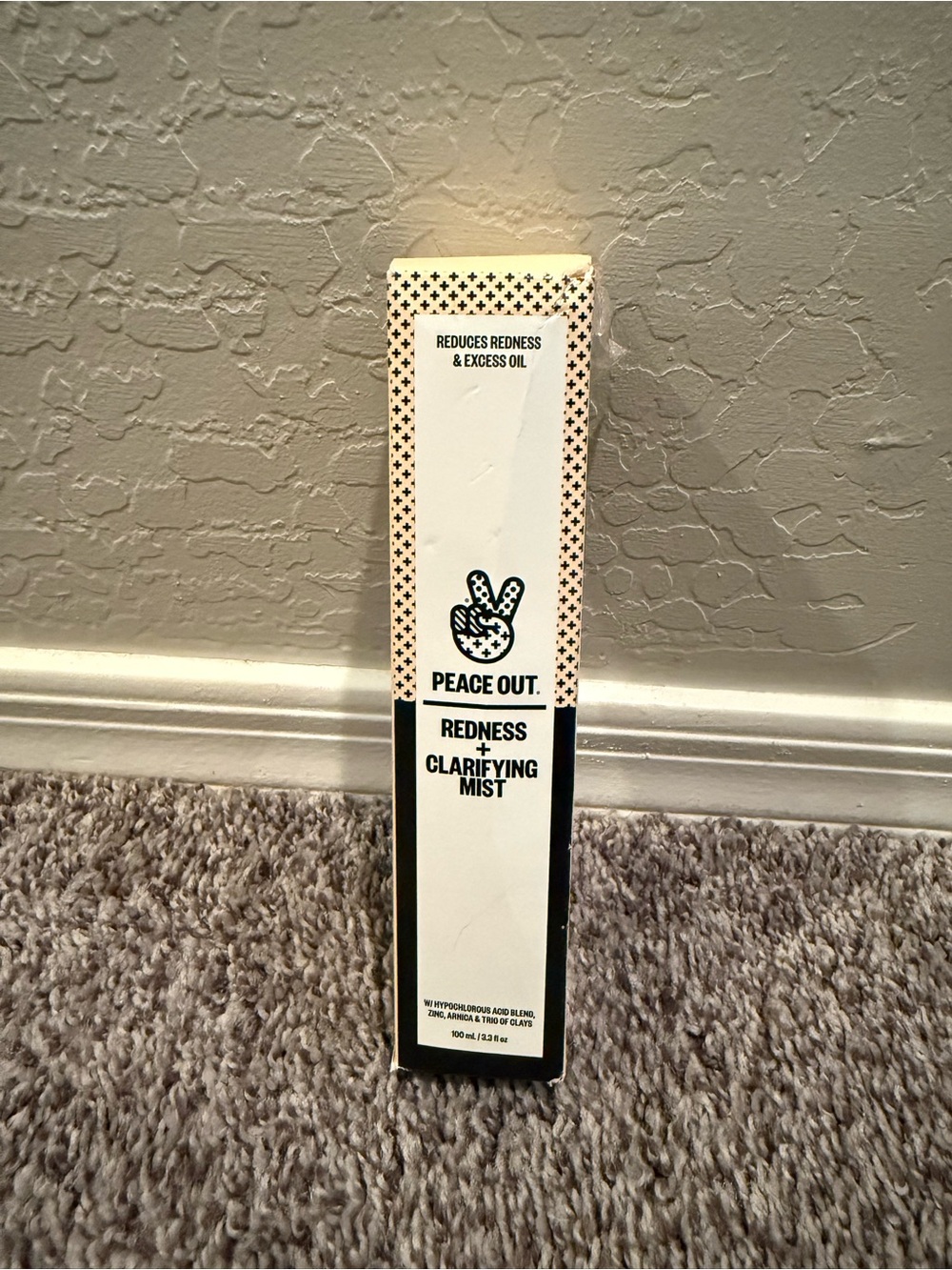 Peace Out Redness + Clarifying Mist — White